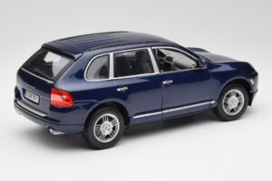 Porsche Cayenne S 9PA Dark Sea Blauw Metallic Maisto 1:18 31635 Metaal — afbeelding 3 van 8