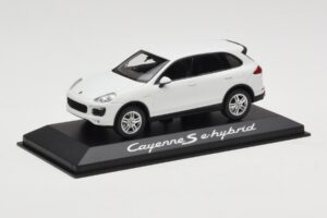 Porsche Cayenne 958 S e-Hybrid Wit Minichamps 1:43 WAP0200040E Metaal — afbeelding 2 van 4