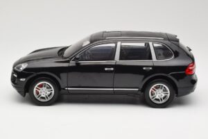 Porsche Cayenne Turbo 957 Zwart Norev 1:18 WAP02112317 Metaal — afbeelding 4 van 8