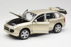 Porsche Cayenne Turbo 955 Beige Maisto 1:18 WAP02100113 Metaal — afbeelding 2 van 8