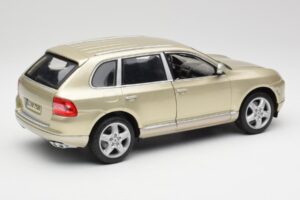 Porsche Cayenne Turbo 955 Beige Maisto 1:18 WAP02100113 Metaal — afbeelding 3 van 8