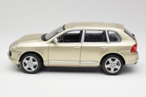 Porsche Cayenne Turbo 955 Beige Maisto 1:18 WAP02100113 Metaal — afbeelding 4 van 8