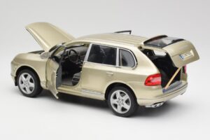 Porsche Cayenne Turbo 955 Beige Maisto 1:18 WAP02100113 Metaal — afbeelding 5 van 8