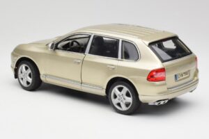 Porsche Cayenne Turbo 955 Beige Maisto 1:18 WAP02100113 Metaal — afbeelding 7 van 8