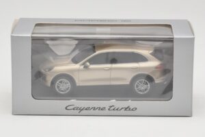 Porsche Cayenne 958 Turbo Goud Minichamps 1:43 WAP0200050E Metaal — afbeelding 4 van 4