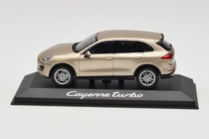 Porsche Cayenne 958 Turbo Goud Minichamps 1:43 WAP0200050E Metaal