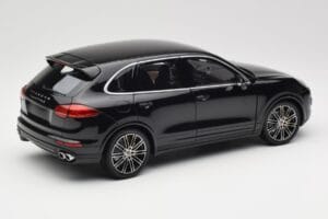 Porsche Cayenne Turbo S 958 Black Metallic Minichamps 1:18 110064000 Metaal — afbeelding 3 van 8