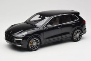 Porsche Cayenne Turbo S 958 Black Metallic Minichamps 1:18 110064000 Metaal