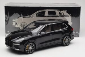 Porsche Cayenne Turbo S 958 Black Metallic Minichamps 1:18 110064000 Metaal — afbeelding 8 van 8