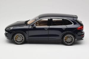 Porsche Cayenne Turbo S 958 Blue Metallic Minichamps 1:18 110064001 Metaal — afbeelding 4 van 8
