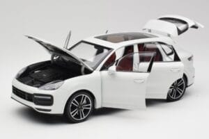 Porsche Cayenne 9YA Turbo Wit Metallic Minichamps 1:18 155042560 Metaal — afbeelding 2 van 8