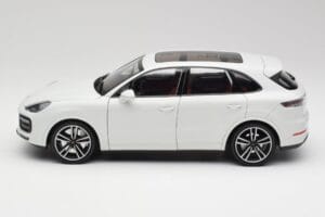 Porsche Cayenne 9YA Turbo Wit Metallic Minichamps 1:18 155042560 Metaal — afbeelding 4 van 8