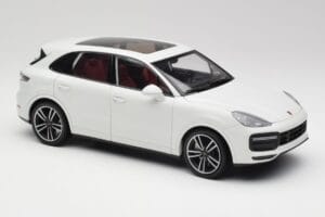 Porsche Cayenne 9YA Turbo Wit Metallic Minichamps 1:18 155042560 Metaal — afbeelding 6 van 8