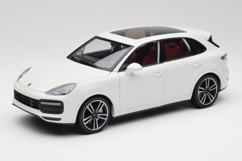 Porsche Cayenne 9YA Turbo Wit Metallic Minichamps 1:18 155042560 Metaal