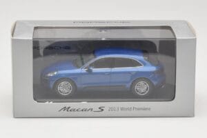 Porsche Macan 95B S Blauw World Premiere Minichamps 1:43 WAP0201550E Metaal — afbeelding 4 van 4