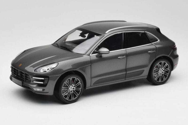 Porsche Macan Turbo 95B Grey Metallic Minichamps 1:18 110062501 Metaal