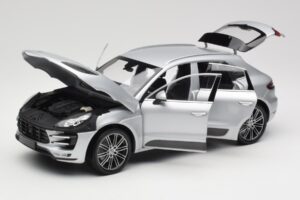 Porsche Macan Turbo 95B Zilver Minichamps 1:18 110062504 Metaal — afbeelding 2 van 8