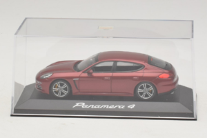 Porsche Panamera 970 4 Red Metallic Minichamps 1:43 WAP0201250E Metaal — afbeelding 4 van 5