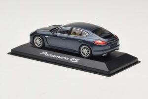 Porsche Panamera 970 4 Blauw Metallic Minichamps 1:43 400068220 Metaal — afbeelding 3 van 4