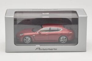 Porsche Panamera 970 Red Metallic Minichamps 1:43 WAP0200119 Metaal — afbeelding 4 van 4