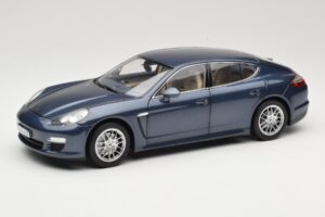 Porsche Panamera 970 S Blauw Minichamps 1:18 WAP02100119 Metaal