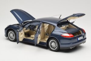 Porsche Panamera 970 S Blauw Minichamps 1:18 WAP02100119 Metaal — afbeelding 5 van 8