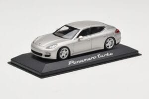 Porsche Panamera 970 Turbo Beige Minichamps 1:43 WAP0200519 Metaal — afbeelding 2 van 4