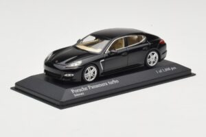 Porsche Panamera 970 Turbo Zwart Metallic Minichamps 1:43 400068271 Metaal — afbeelding 2 van 4