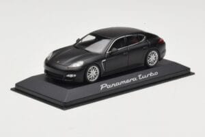 Porsche Panamera 970 Turbo Matt Black Minichamps 1:43 WAP0200270C Metaal — afbeelding 2 van 4