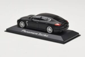 Porsche Panamera 970 Turbo Matt Black Minichamps 1:43 WAP0200270C Metaal — afbeelding 3 van 4