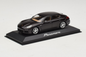 Porsche Panamera 970 Black Metallic Minichamps 1:43 WAP0203900E Metaal — afbeelding 2 van 5