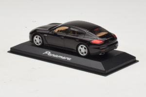 Porsche Panamera 970 Black Metallic Minichamps 1:43 WAP0203900E Metaal — afbeelding 3 van 5