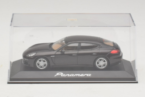 Porsche Panamera 970 Black Metallic Minichamps 1:43 WAP0203900E Metaal — afbeelding 4 van 5