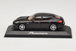 Porsche Panamera 970 Black Metallic Minichamps 1:43 WAP0203900E Metaal