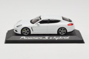 Porsche Panamera 970 S e-Hybrid Wit Minichamps 1:43 WAP0207200E Metaal
