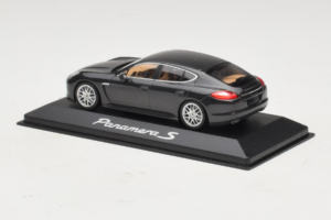 Porsche Panamera 970 S Grey Metallic Minichamps 1:43 WAP02000219 Metaal — afbeelding 3 van 4