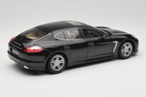 Porsche Panamera Turbo 970 Zwart Maisto 1:18 36197 Metaal — afbeelding 3 van 8