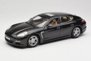 Porsche Panamera Turbo 970 Zwart Maisto 1:18 36197 Metaal