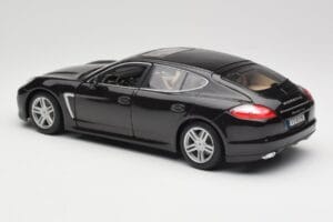 Porsche Panamera Turbo 970 Zwart Maisto 1:18 36197 Metaal — afbeelding 7 van 8