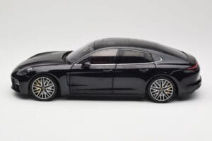 Porsche Panamera 971 Turbo S Blauw Metallic Minichamps 1:18 113061075 Metaal — afbeelding 4 van 8