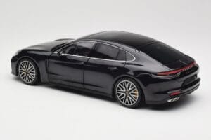 Porsche Panamera 971 Turbo S Blauw Metallic Minichamps 1:18 113061075 Metaal — afbeelding 7 van 8