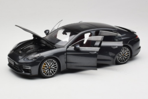 Porsche Panamera 971 Turbo S Grey Metallic Minichamps 1:18 113061073 Metaal — afbeelding 2 van 8