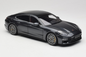 Porsche Panamera 971 Turbo S Grey Metallic Minichamps 1:18 113061073 Metaal — afbeelding 6 van 8