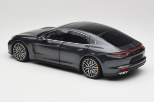 Porsche Panamera 971 Turbo S Grey Metallic Minichamps 1:18 113061073 Metaal — afbeelding 7 van 8