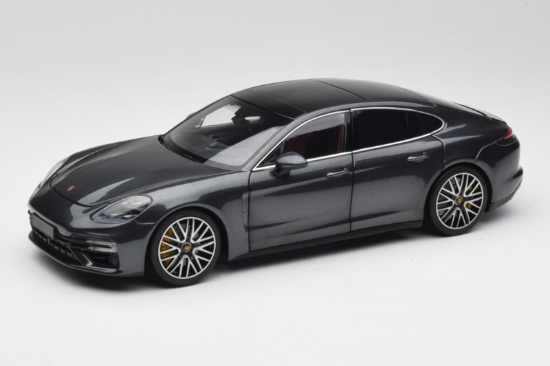 Porsche Panamera 971 Turbo S Grey Metallic Minichamps 1:18 113061073 Metaal