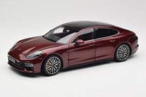 Porsche Panamera 971 Turbo S Rood Metallic Minichamps 1:18 113061077 Metaal