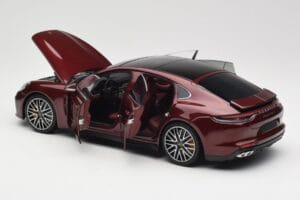 Porsche Panamera 971 Turbo S Rood Metallic Minichamps 1:18 113061077 Metaal — afbeelding 5 van 8