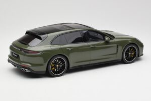 Porsche Panamera Turbo S 971 Sport Turismo Groen GT Spirit 1:18 GT447 Hars — afbeelding 2 van 6