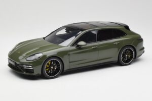 Porsche Panamera Turbo S 971 Sport Turismo Groen GT Spirit 1:18 GT447 Hars