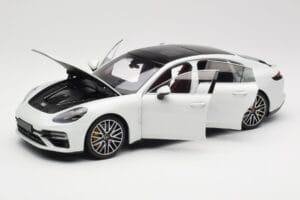 Porsche Panamera 971 Turbo S Wit Metallic Minichamps 1:18 113061074 Metaal — afbeelding 2 van 8